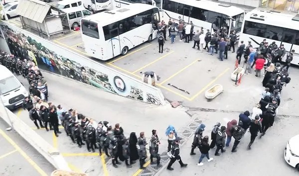 Usulsüz yollarla vatandaşlık veriyorlardı! Şebekenin şifresi 'Çinli Kemal'